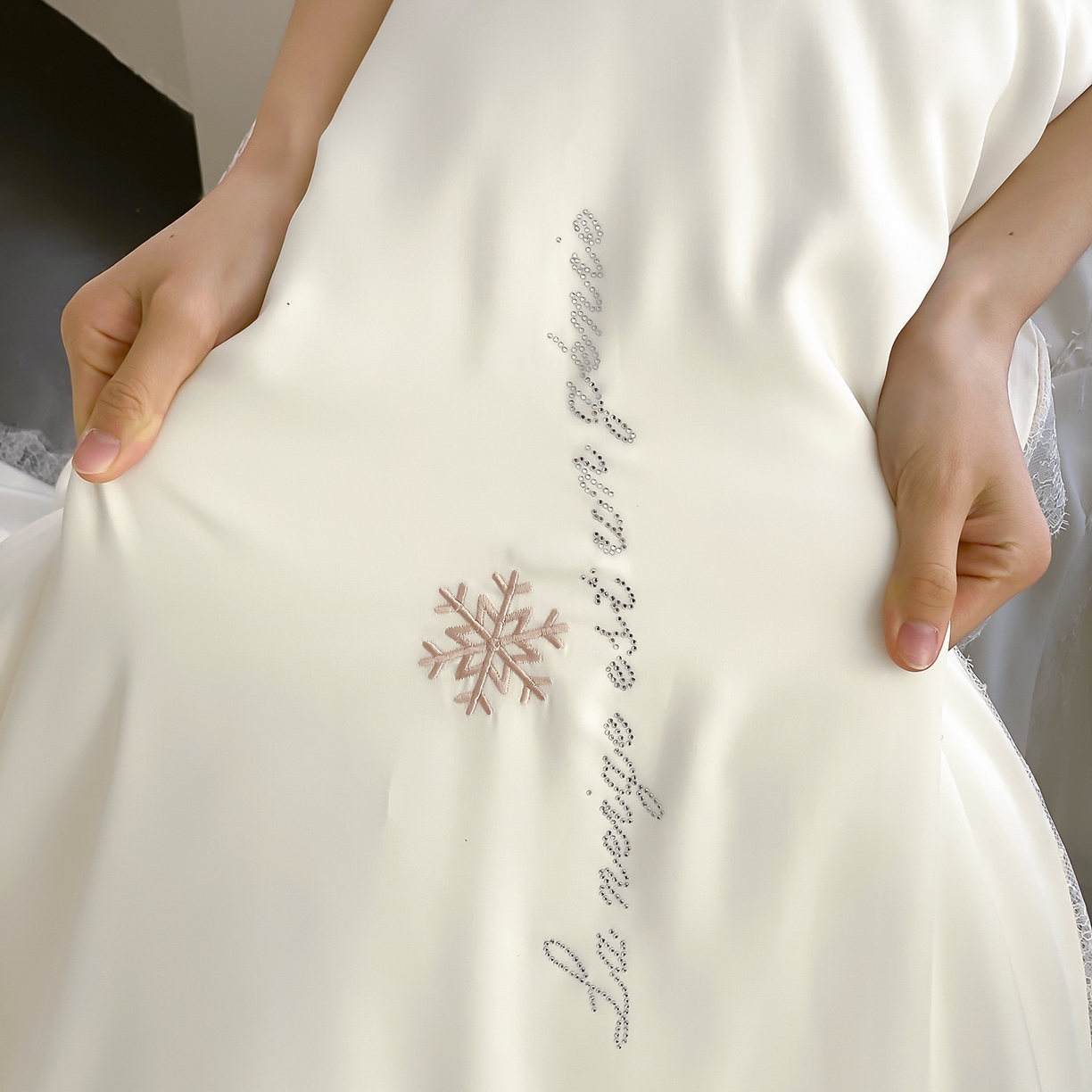 91家纺网 家纺一手货源 找家纺 初拾 2026新款60s兰精天丝“小雪花”四件套-艾莎公主 艾莎公主-裸粉