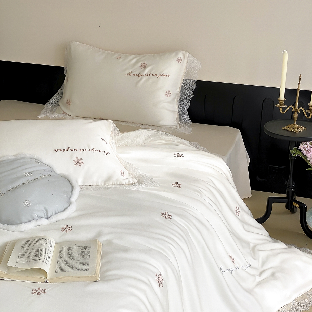 91家纺网 家纺一手货源 找家纺 初拾 2026新款60s兰精天丝“小雪花”四件套-艾莎公主 艾莎公主-裸粉