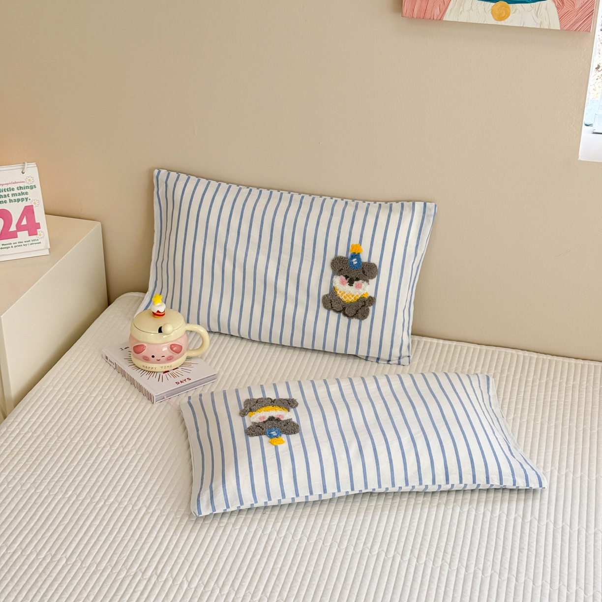 91家纺网 家纺一手货源 找家纺 慕尚家纺 2026新款色织水洗棉毛巾绣单枕套 枕套单件 多米 蓝条纹