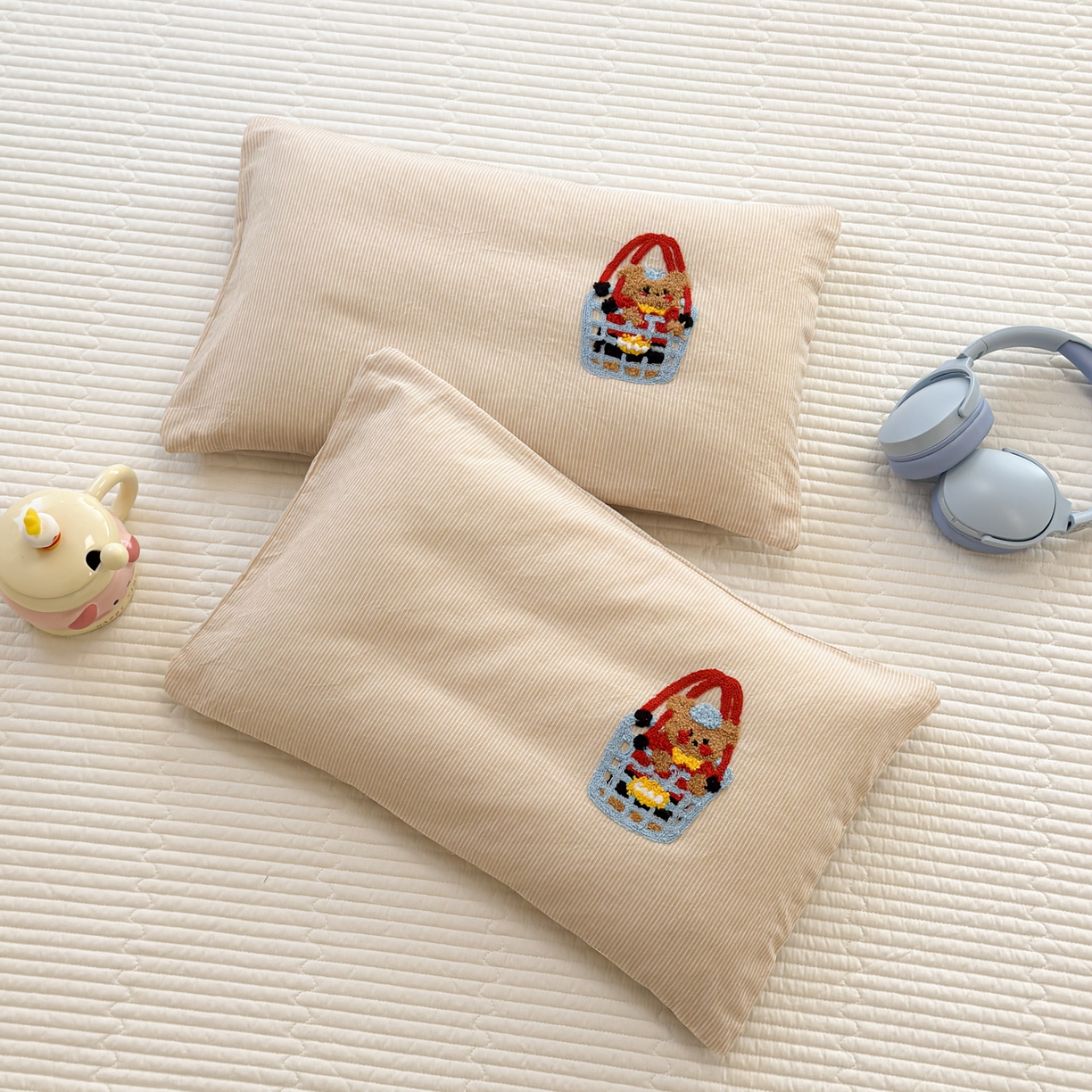 91家纺网 家纺一手货源 找家纺 （总）慕尚家纺 2026新款色织水洗棉毛巾绣单枕套 枕套单件