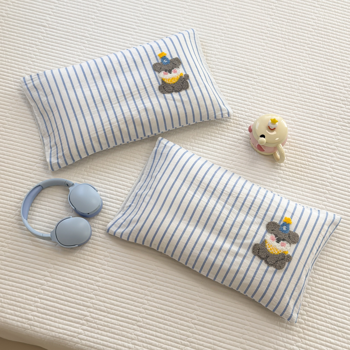 91家纺网 家纺一手货源 找家纺 （总）慕尚家纺 2026新款色织水洗棉毛巾绣单枕套 枕套单件