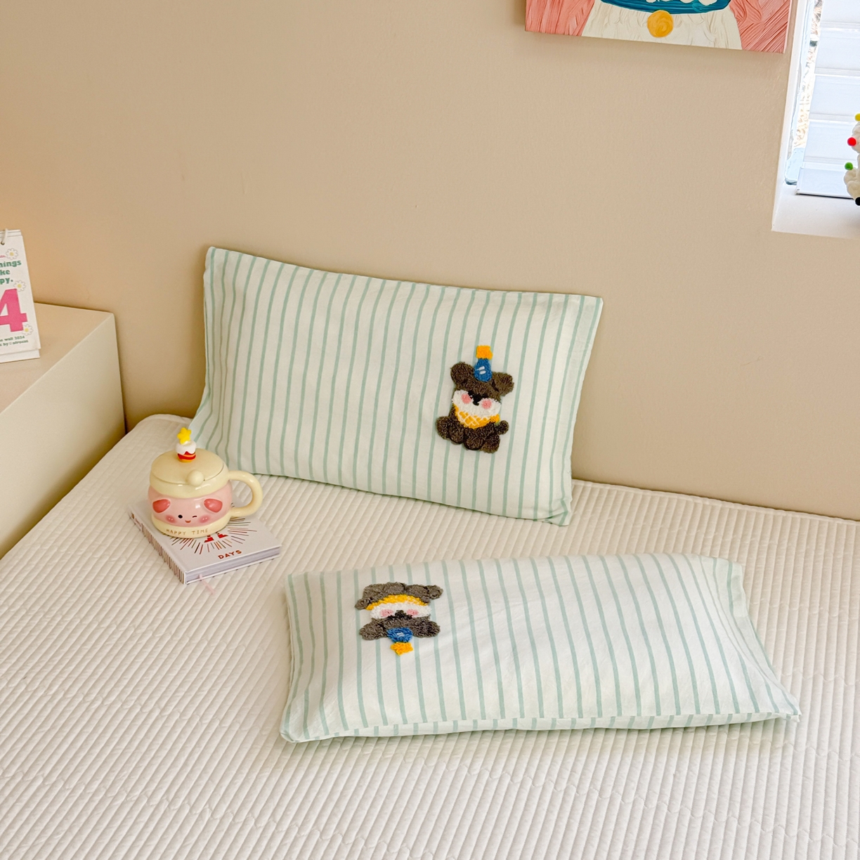 91家纺网 家纺一手货源 找家纺 慕尚家纺 2026新款色织水洗棉毛巾绣单枕套 枕套单件 多米 绿条纹