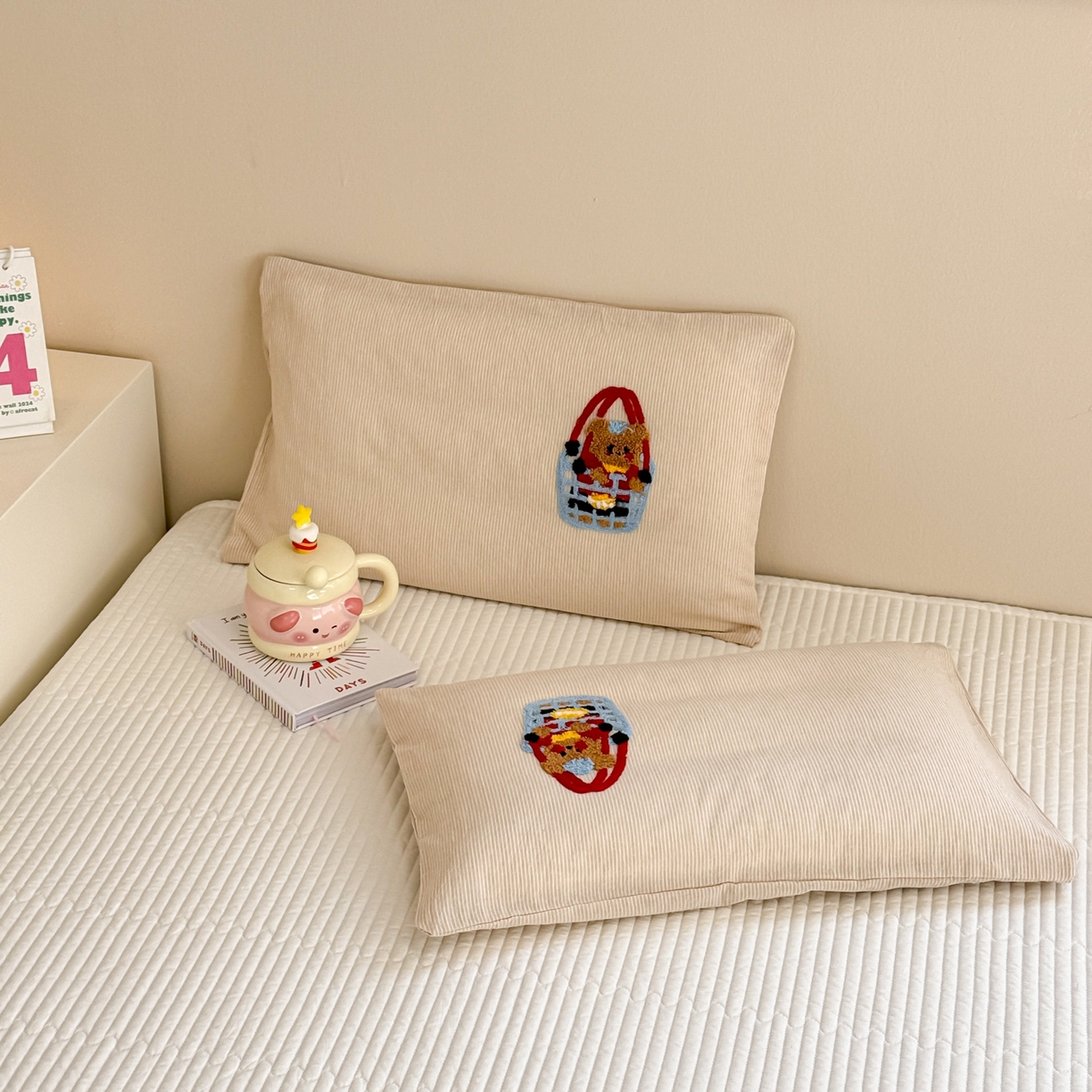 91家纺网 家纺一手货源 找家纺 慕尚家纺 2026新款色织水洗棉毛巾绣单枕套 枕套单件 熊呆呆