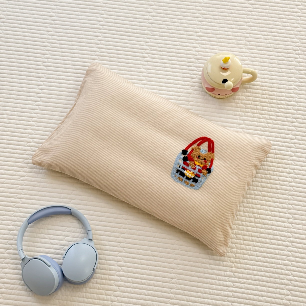 91家纺网 家纺一手货源 找家纺 慕尚家纺 2026新款色织水洗棉毛巾绣单枕套 枕套单件 熊呆呆