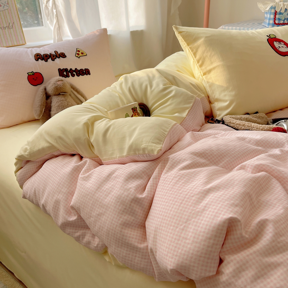 91家纺网 家纺一手货源 找家纺 韩都家居 2026春夏新款亲肤舒适毛巾绣四件套（包含买家秀原图） 苹果猫咪