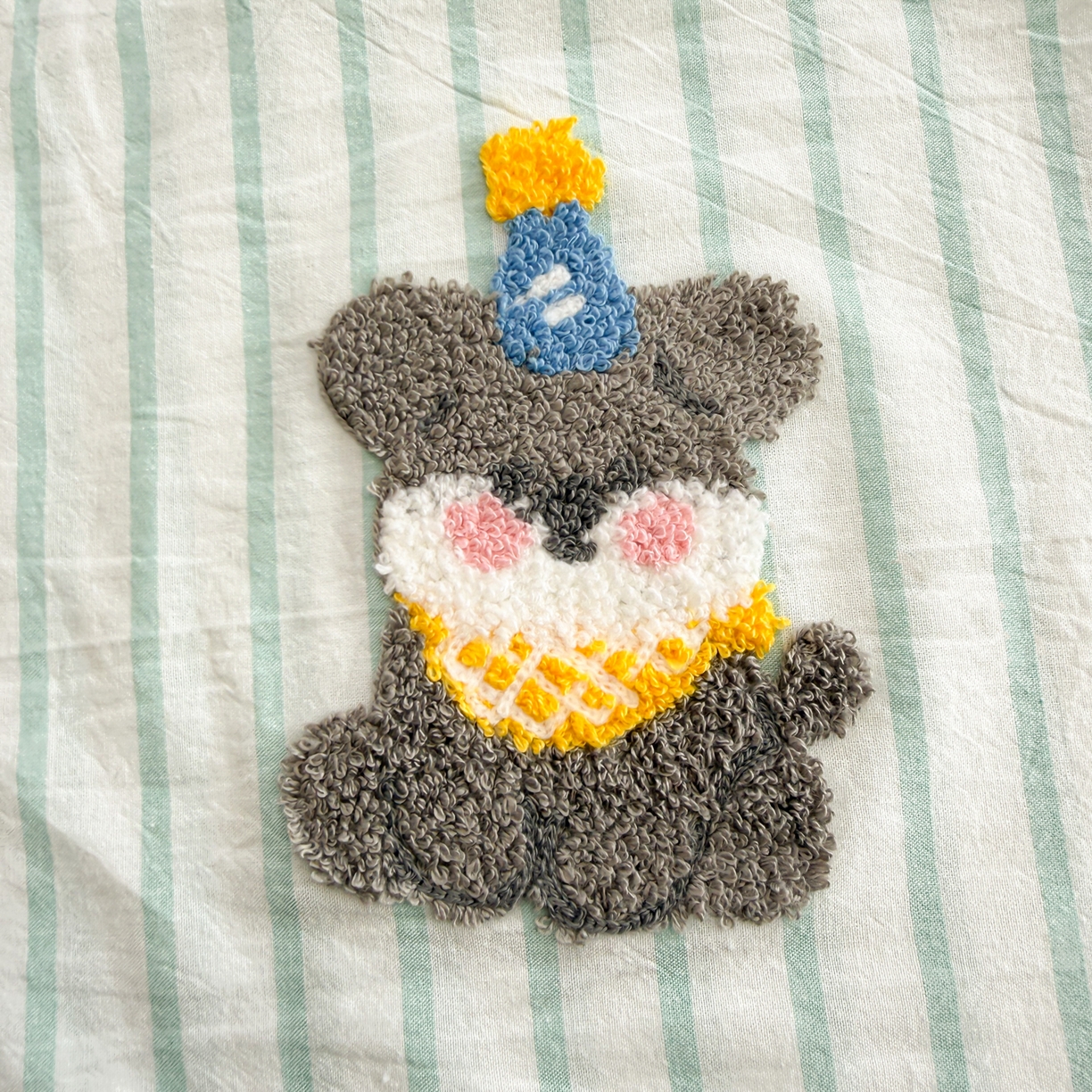 91家纺网 家纺一手货源 找家纺 慕尚家纺 2026新款色织水洗棉毛巾绣单枕套 枕套单件 多米 绿条纹