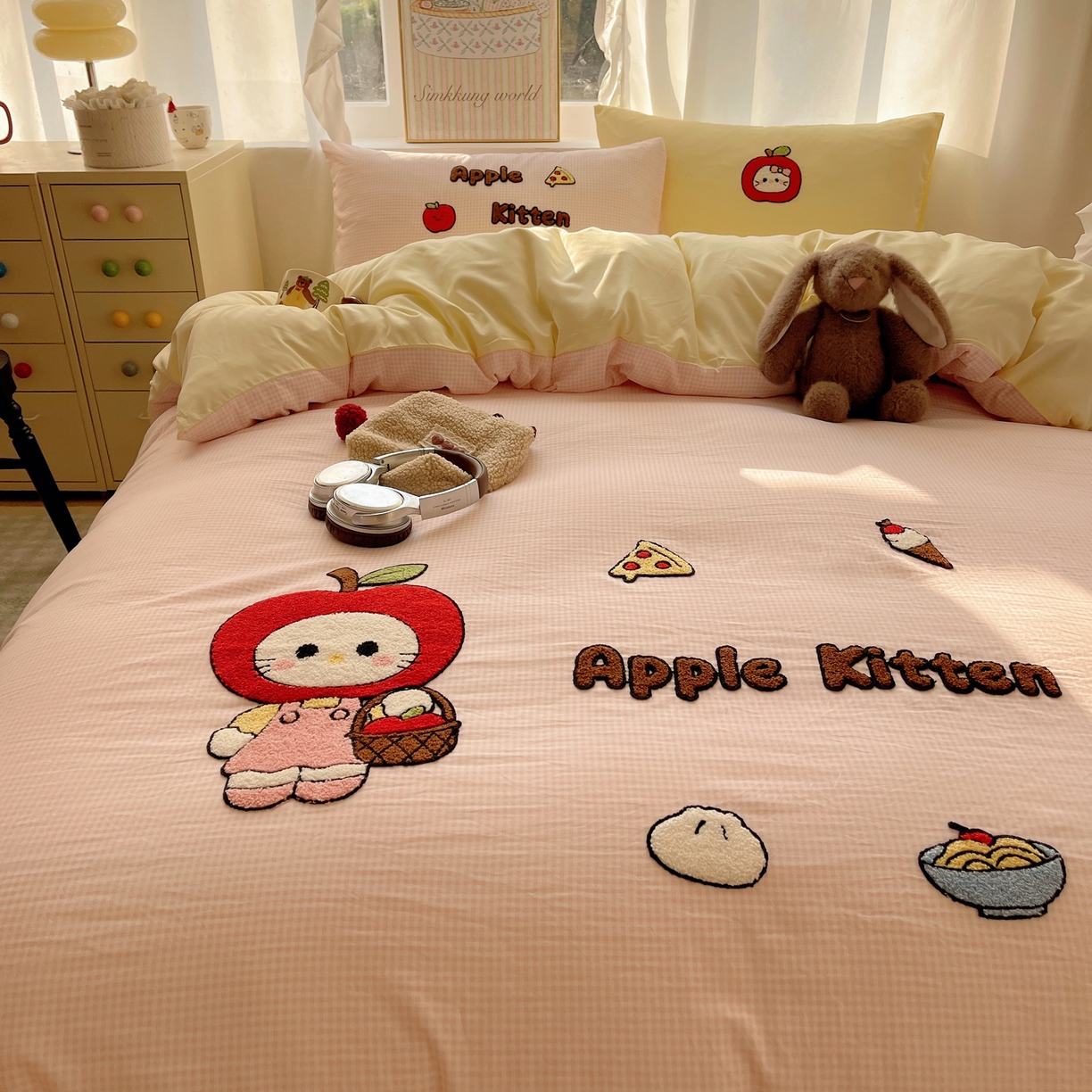 91家纺网 家纺一手货源 找家纺 韩都家居 2026春夏新款亲肤舒适毛巾绣四件套（包含买家秀原图） 苹果猫咪