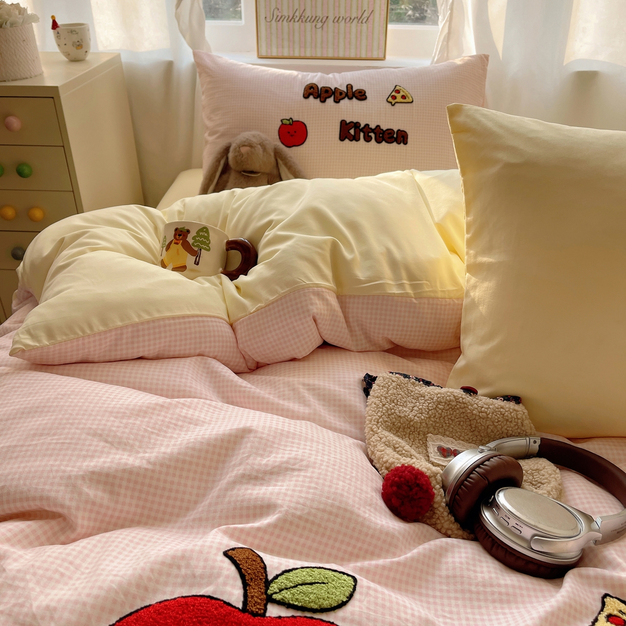 91家纺网 家纺一手货源 找家纺 韩都家居 2026春夏新款亲肤舒适毛巾绣四件套（包含买家秀原图） 苹果猫咪