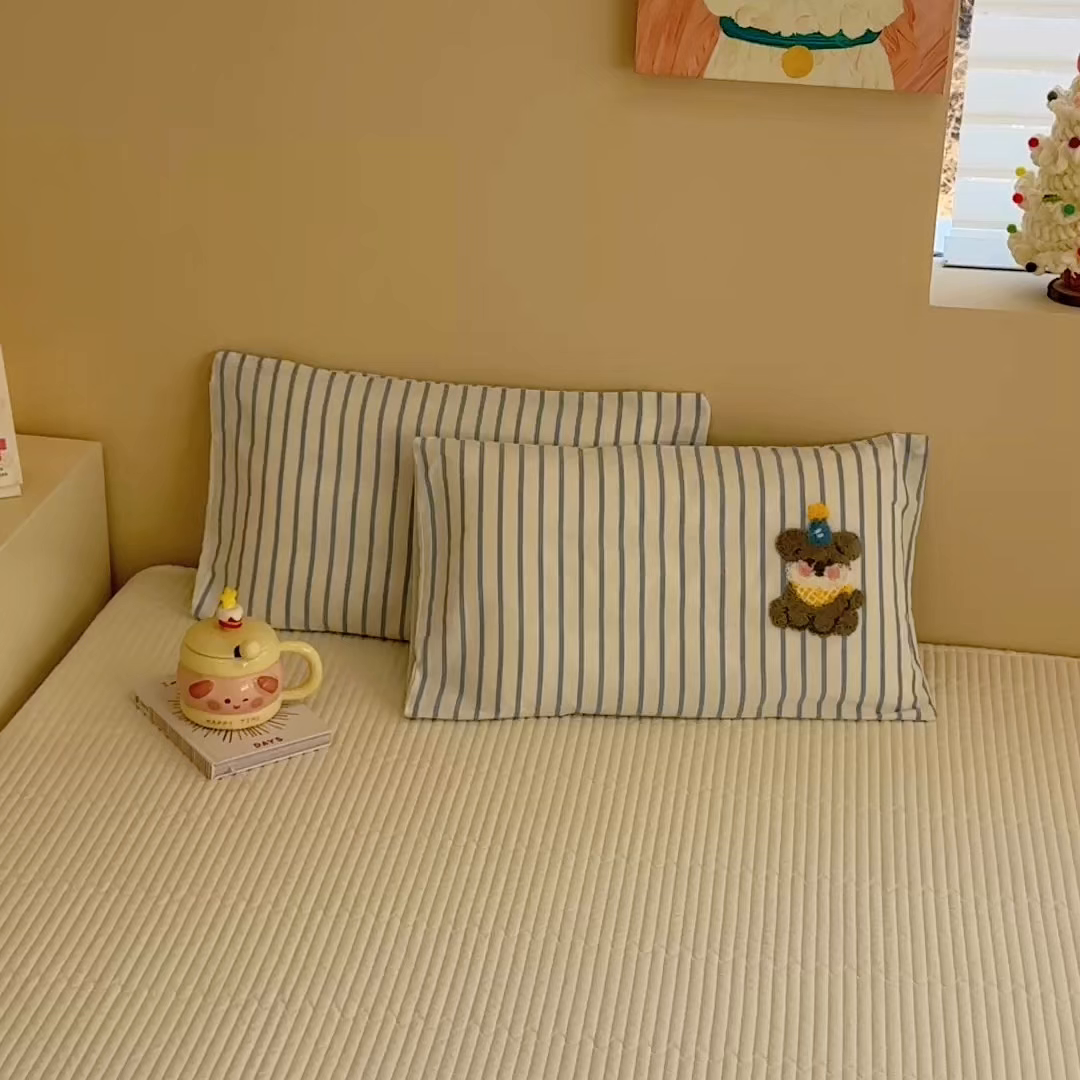 91家纺网 家纺一手货源 找家纺 （总）慕尚家纺 2026新款色织水洗棉毛巾绣单枕套 枕套单件