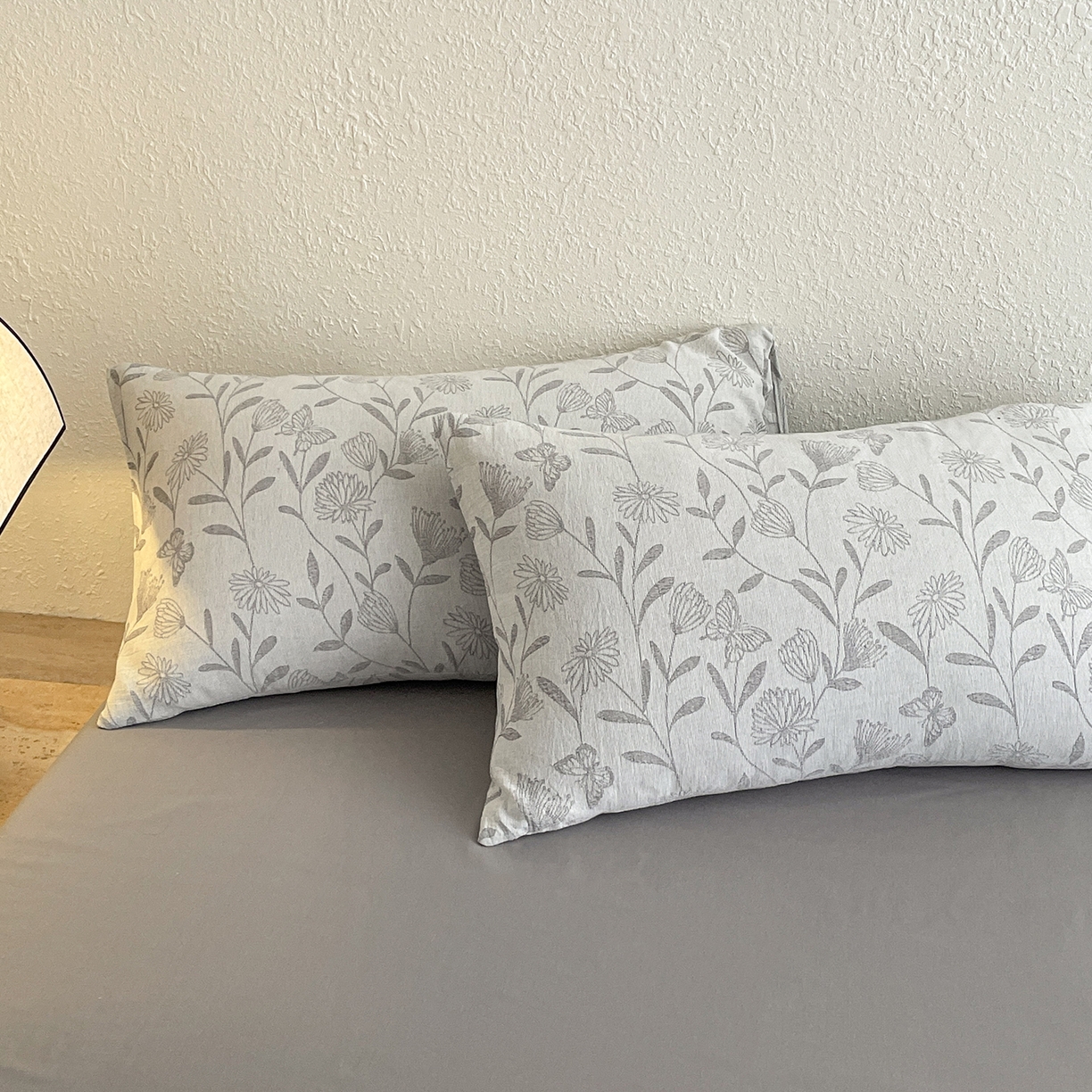 91家纺网 家纺一手货源 找家纺 吾诺家居 2026新款全棉色织提花三层纱夏被夏凉被空调被-华美 梦幻花园-灰