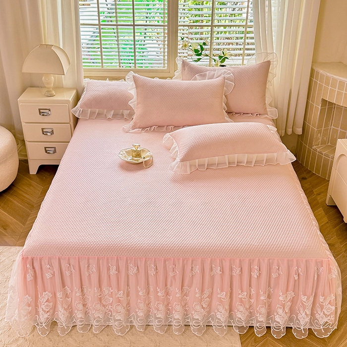 91家纺网 家纺一手货源 找家纺 （总）后庭寝室 2026新款冰感豆豆床裙凉席夏被空调被四件套-花语系列