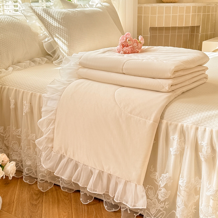 91家纺网 家纺一手货源 找家纺 （总）后庭寝室 2026新款冰感豆豆床裙凉席夏被空调被四件套-花语系列