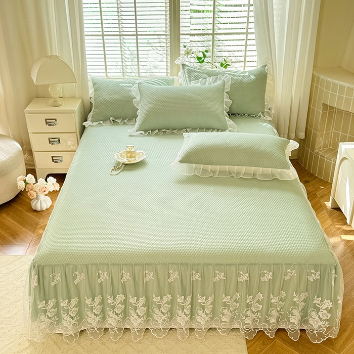 91家纺网 家纺一手货源 找家纺 后庭寝室 2026新款冰感豆豆床裙凉席夏被空调被四件套-花语系列 花语-水绿