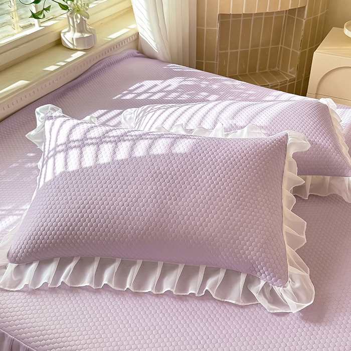 91家纺网 家纺一手货源 找家纺 后庭寝室 2026新款冰感豆豆床裙凉席夏被空调被四件套-花语系列 花语-浅紫