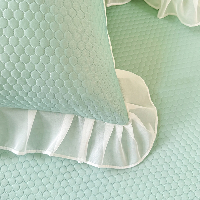 91家纺网 家纺一手货源 找家纺 后庭寝室 2026新款冰感豆豆床裙凉席夏被空调被四件套-花语系列 花语-浅蓝