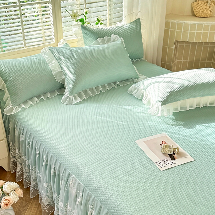 91家纺网 家纺一手货源 找家纺 后庭寝室 2026新款冰感豆豆床裙凉席夏被空调被四件套-花语系列 花语-浅蓝