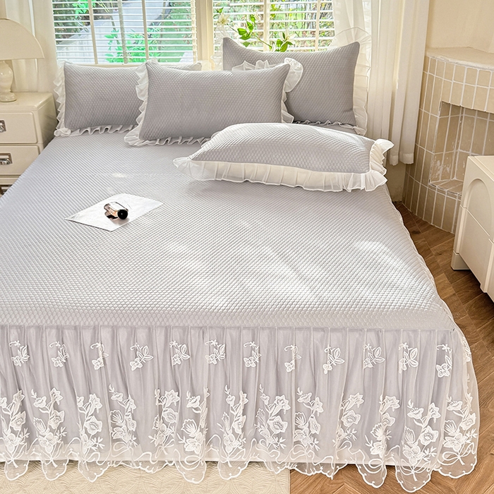 91家纺网 家纺一手货源 找家纺 后庭寝室 2026新款冰感豆豆床裙凉席夏被空调被四件套-花语系列 花语-浅灰