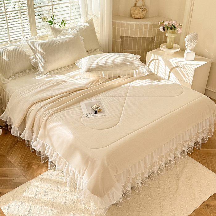 91家纺网 家纺一手货源 找家纺 后庭寝室 2026新款冰感豆豆床裙凉席夏被空调被四件套-花语系列 花语-米色