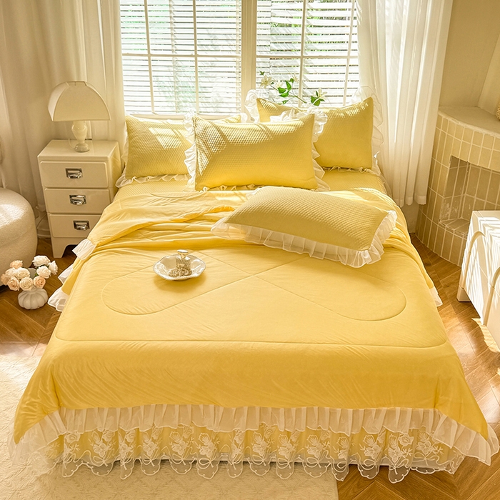 91家纺网 家纺一手货源 找家纺 后庭寝室 2026新款冰感豆豆床裙凉席夏被空调被四件套-花语系列 花语-嫩黄