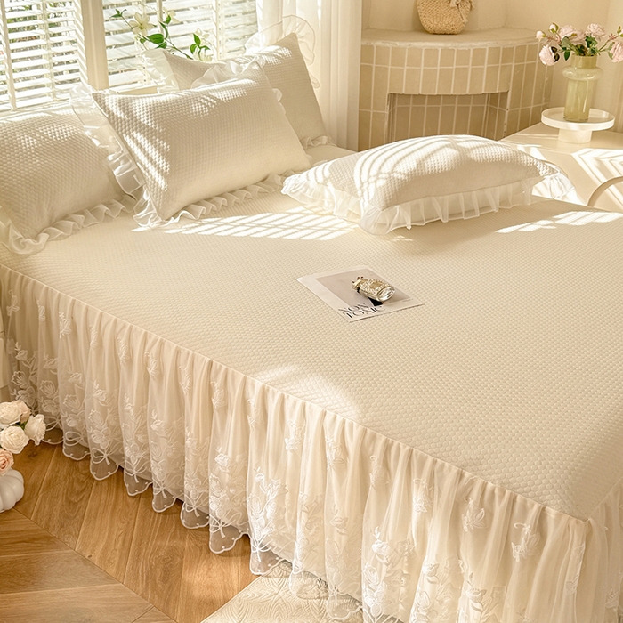 91家纺网 家纺一手货源 找家纺 后庭寝室 2026新款冰感豆豆床裙凉席夏被空调被四件套-花语系列 花语-米色