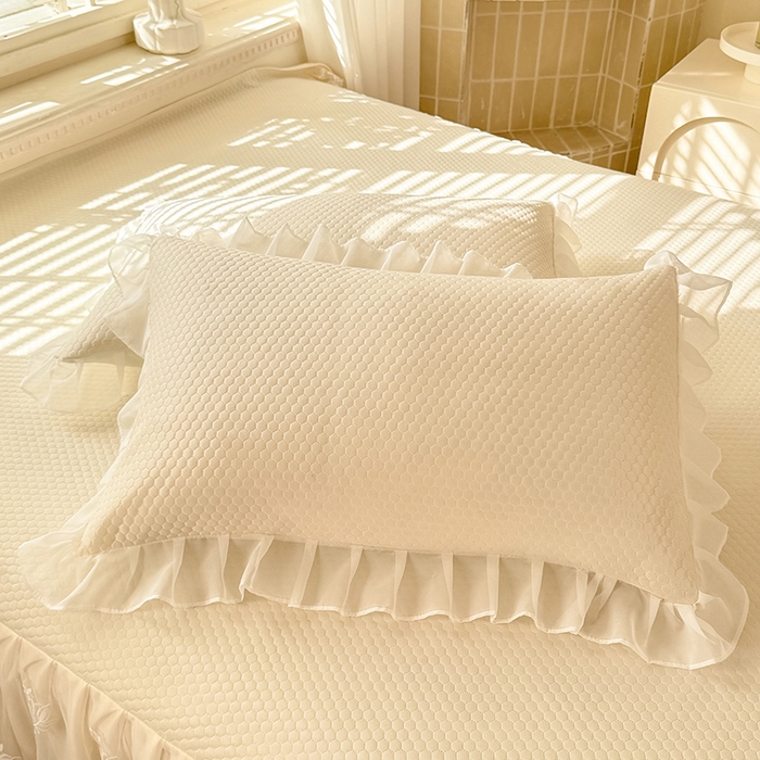 91家纺网 家纺一手货源 找家纺 后庭寝室 2026新款冰感豆豆床裙凉席夏被空调被四件套-花语系列 花语-米色