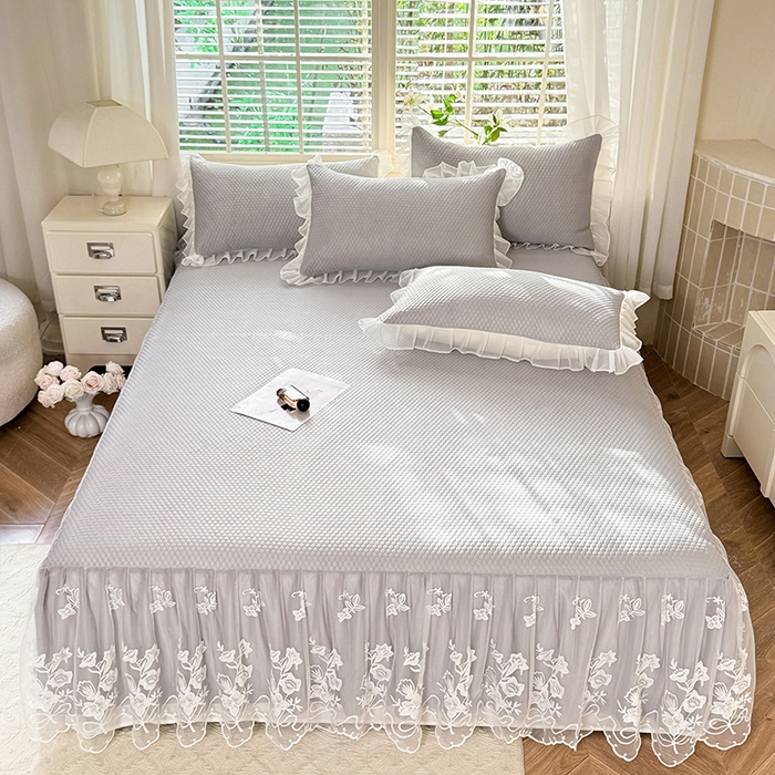 91家纺网 家纺一手货源 找家纺 后庭寝室 2026新款冰感豆豆床裙凉席夏被空调被四件套-花语系列 花语-浅灰
