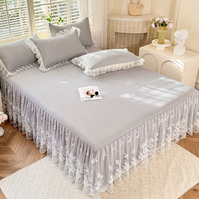 91家纺网 家纺一手货源 找家纺 后庭寝室 2026新款冰感豆豆床裙凉席夏被空调被四件套-花语系列 花语-浅灰