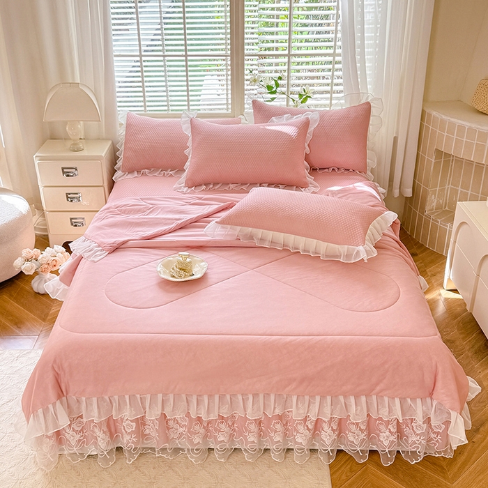 91家纺网 家纺一手货源 找家纺 后庭寝室 2026新款冰感豆豆床裙凉席夏被空调被四件套-花语系列 花语-粉色