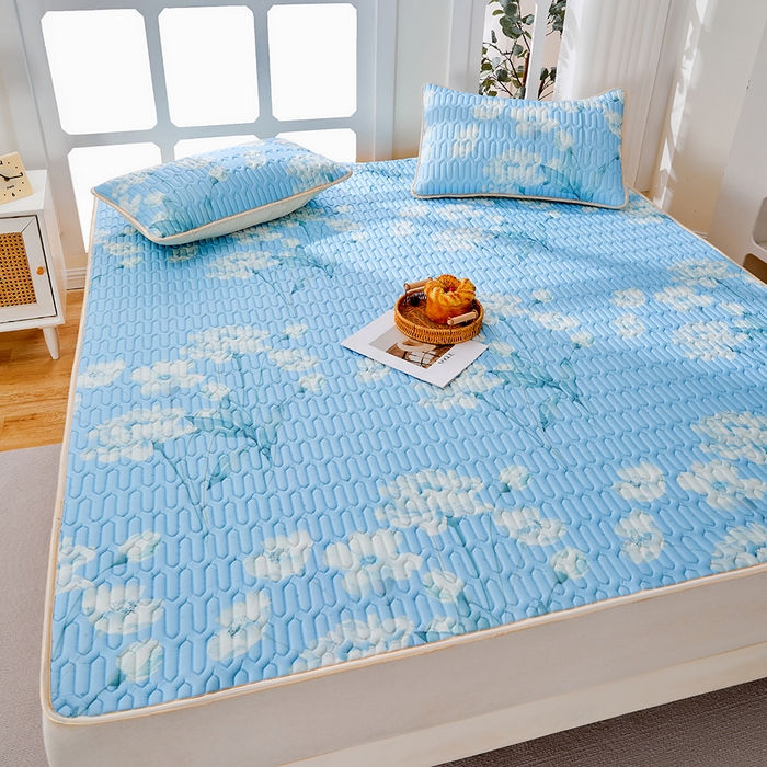 91家纺网 家纺一手货源 找家纺 羽梦家纺 2026新款冰柔丝乳胶床单款凉席青空花信