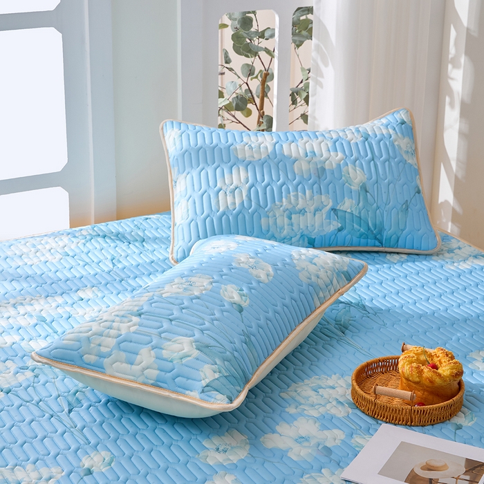 91家纺网 家纺一手货源 找家纺 羽梦家纺 2026新款冰柔丝乳胶床单款凉席青空花信