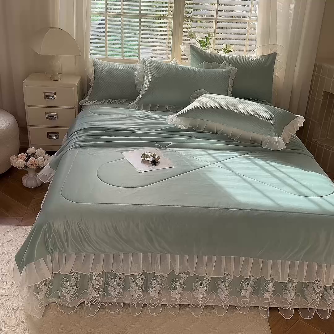 91家纺网 家纺一手货源 找家纺 后庭寝室 2026新款冰感豆豆床裙凉席夏被空调被四件套-花语系列 花语-浅蓝