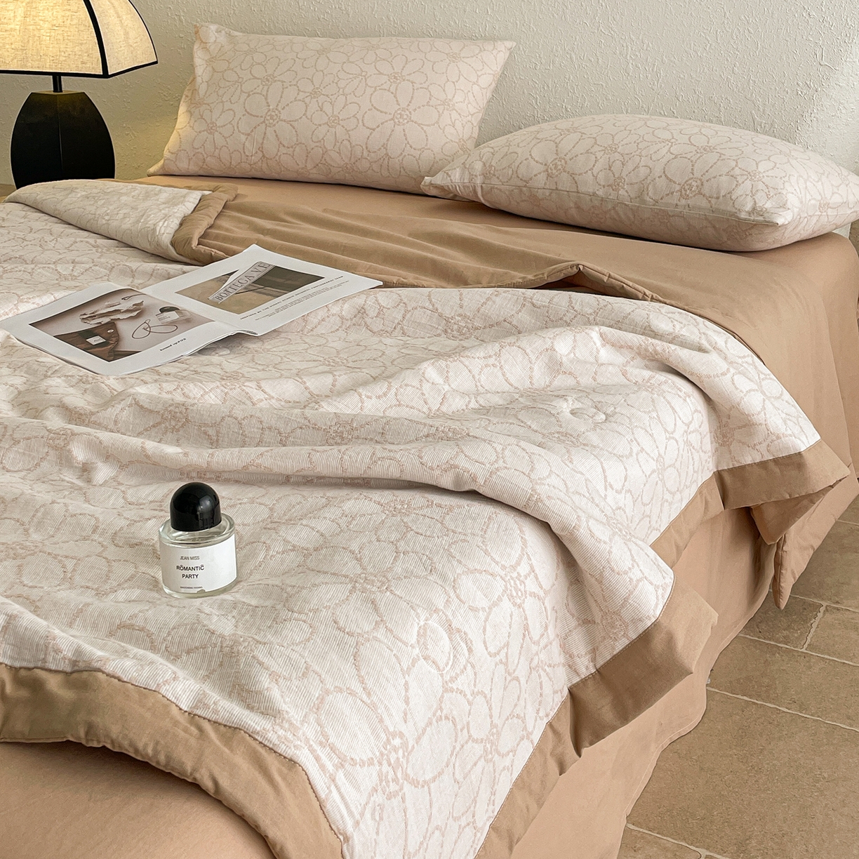 91家纺网 家纺一手货源 找家纺 吾诺家居 2026新款全棉色织提花三层纱夏被夏凉被空调被-华美 太阳花