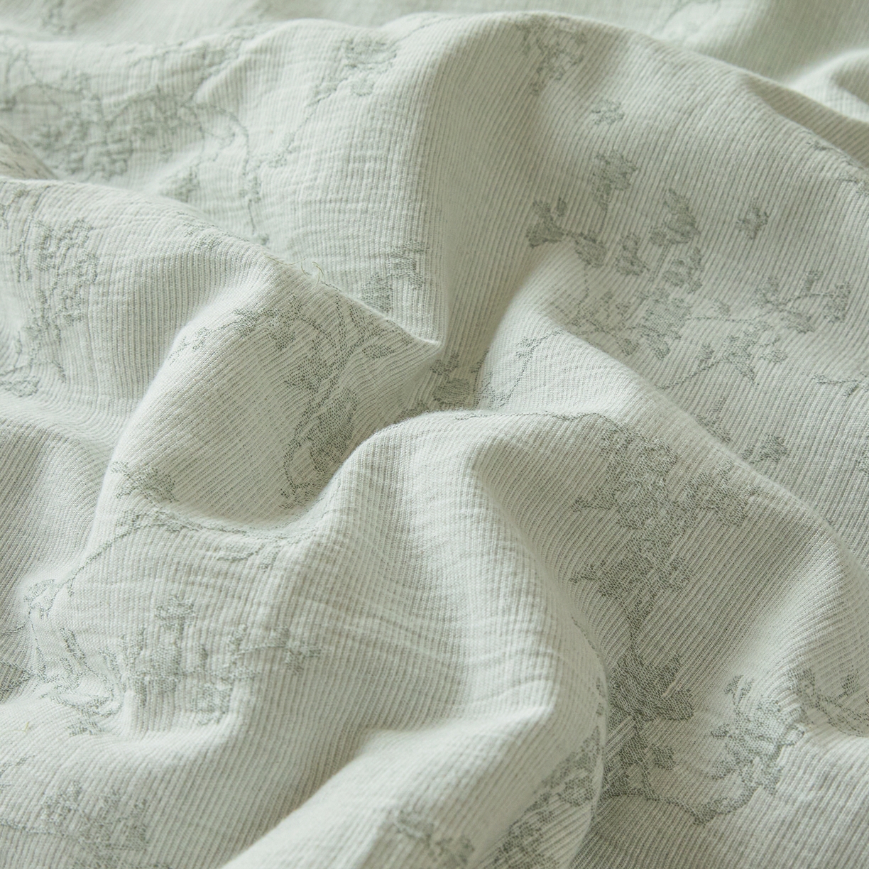 91家纺网 家纺一手货源 找家纺 吾诺家居 2026新款全棉色织提花三层纱夏被夏凉被空调被-华美 香水繁花-绿