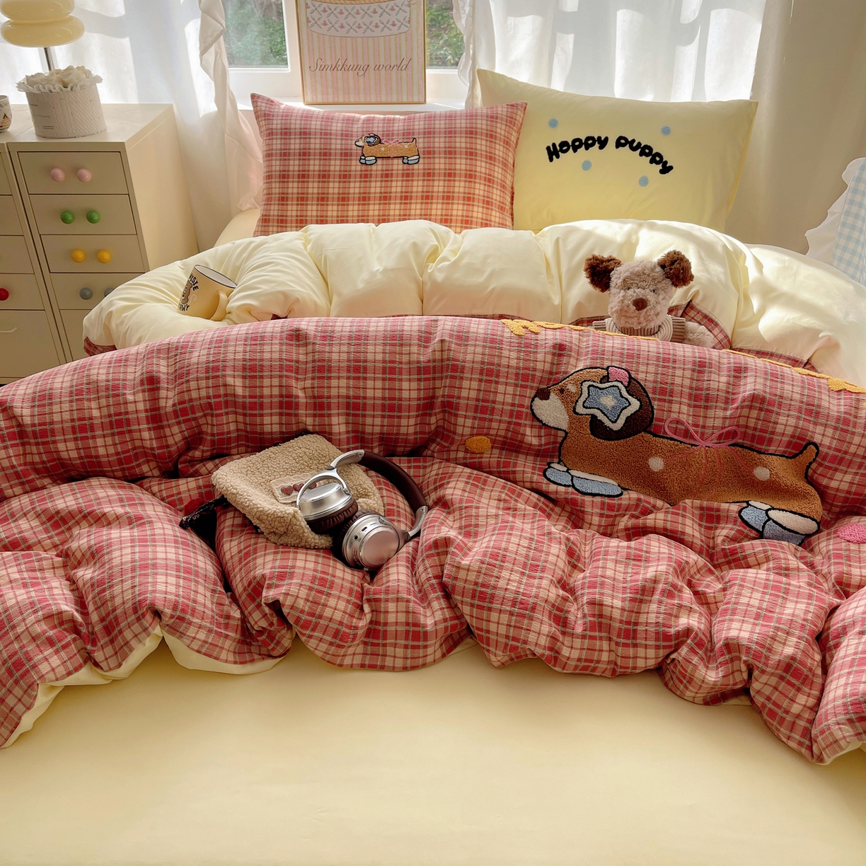 91家纺网 家纺一手货源 找家纺 韩都家居 2026春夏新款亲肤舒适毛巾绣四件套（包含买家秀原图） 听歌腊肠狗