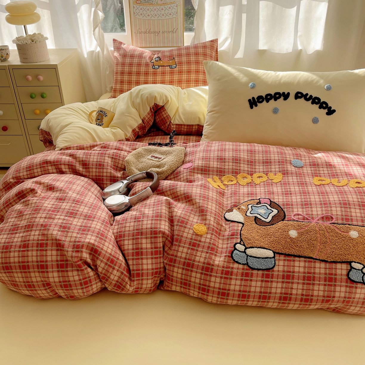 91家纺网 家纺一手货源 找家纺 韩都家居 2026春夏新款亲肤舒适毛巾绣四件套（包含买家秀原图） 听歌腊肠狗