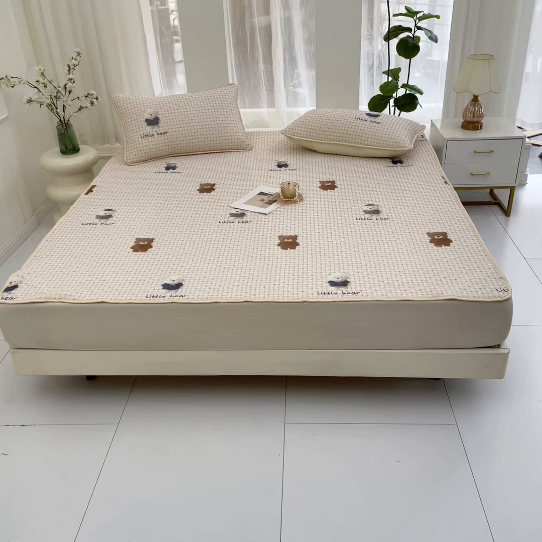 91家纺网 家纺一手货源 找家纺 羽梦家纺 2026新款凉席硅胶席子 元气小熊