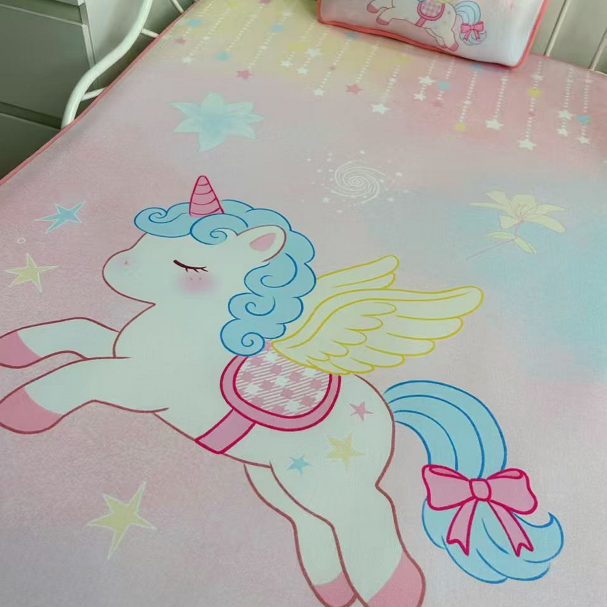 91家纺网 家纺一手货源 找家纺 美乐迪家纺 2026新款儿童水光冰丝凉席席子凉席 梦幻小马