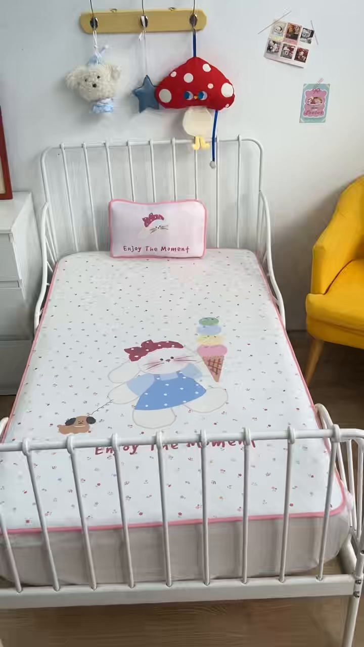 91家纺网 家纺一手货源 找家纺 美乐迪家纺 2026新款儿童水光冰丝凉席席子凉席 冰淇淋小兔