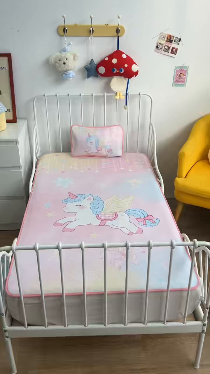 91家纺网 家纺一手货源 找家纺 美乐迪家纺 2026新款儿童水光冰丝凉席席子凉席 梦幻小马