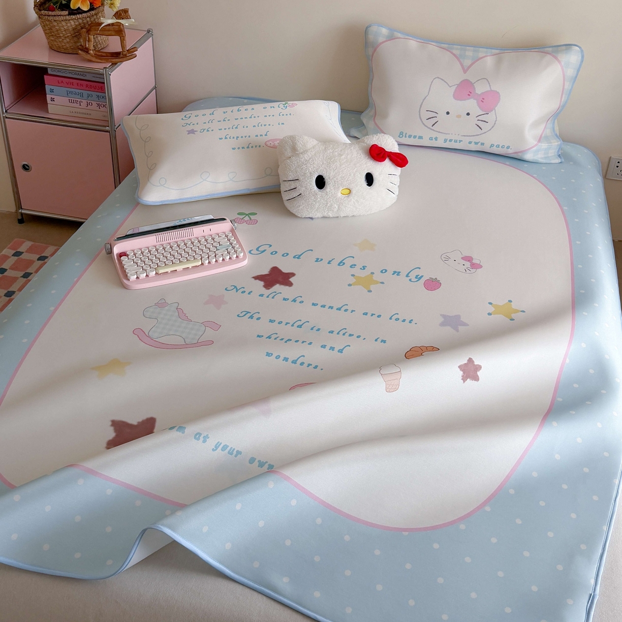 91家纺网 家纺一手货源 找家纺 美乐迪家纺 2026新款大版水光冰丝凉席席子凉席 猫咪物语