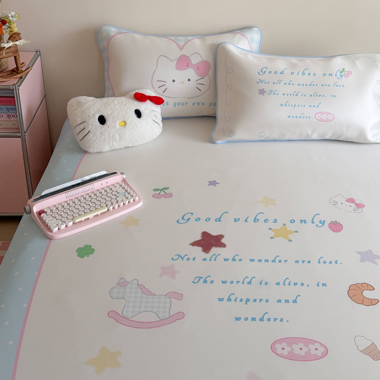 91家纺网 家纺一手货源 找家纺 美乐迪家纺 2026新款大版水光冰丝凉席席子凉席 猫咪物语