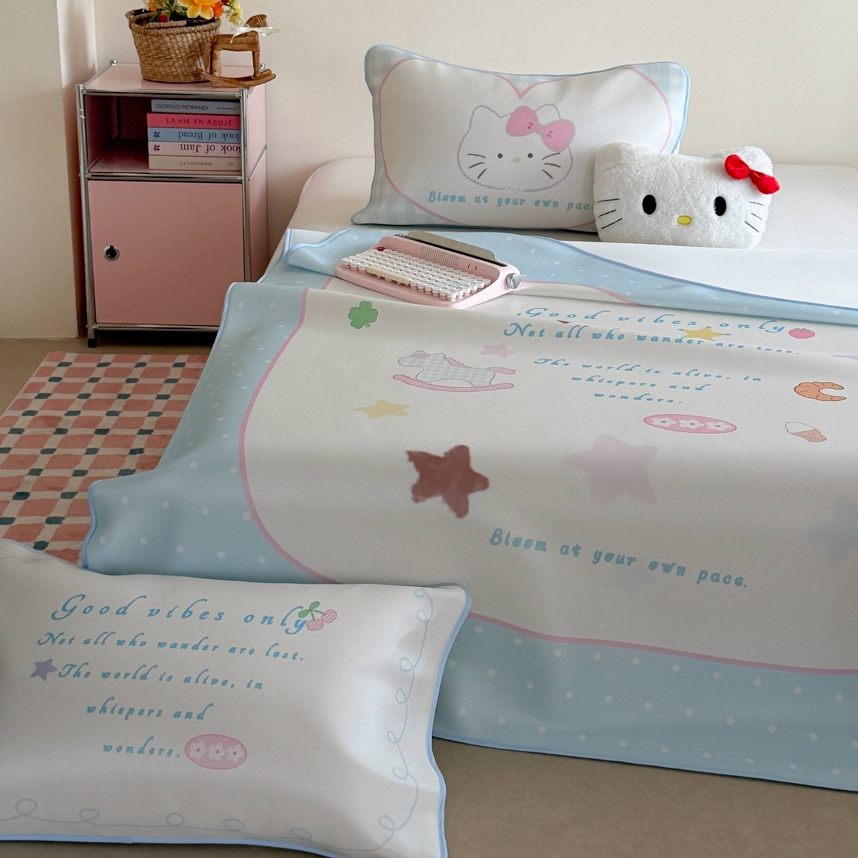 91家纺网 家纺一手货源 找家纺 美乐迪家纺 2026新款大版水光冰丝凉席席子凉席 猫咪物语