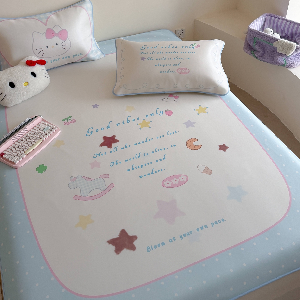 91家纺网 家纺一手货源 找家纺 美乐迪家纺 2026新款大版水光冰丝凉席席子凉席 猫咪物语