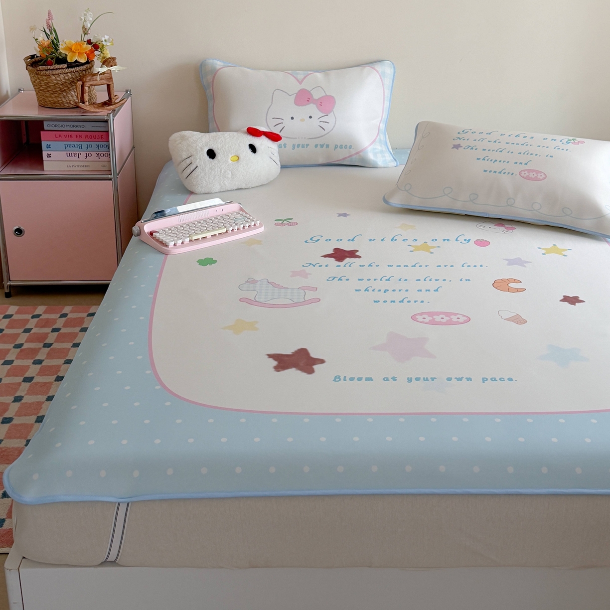 91家纺网 家纺一手货源 找家纺 美乐迪家纺 2026新款大版水光冰丝凉席席子凉席 猫咪物语