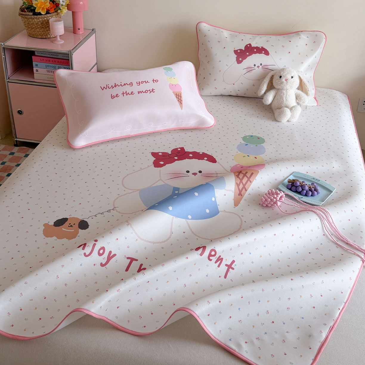 91家纺网 家纺一手货源 找家纺 美乐迪家纺 2026新款大版水光冰丝凉席席子凉席 冰淇淋小兔