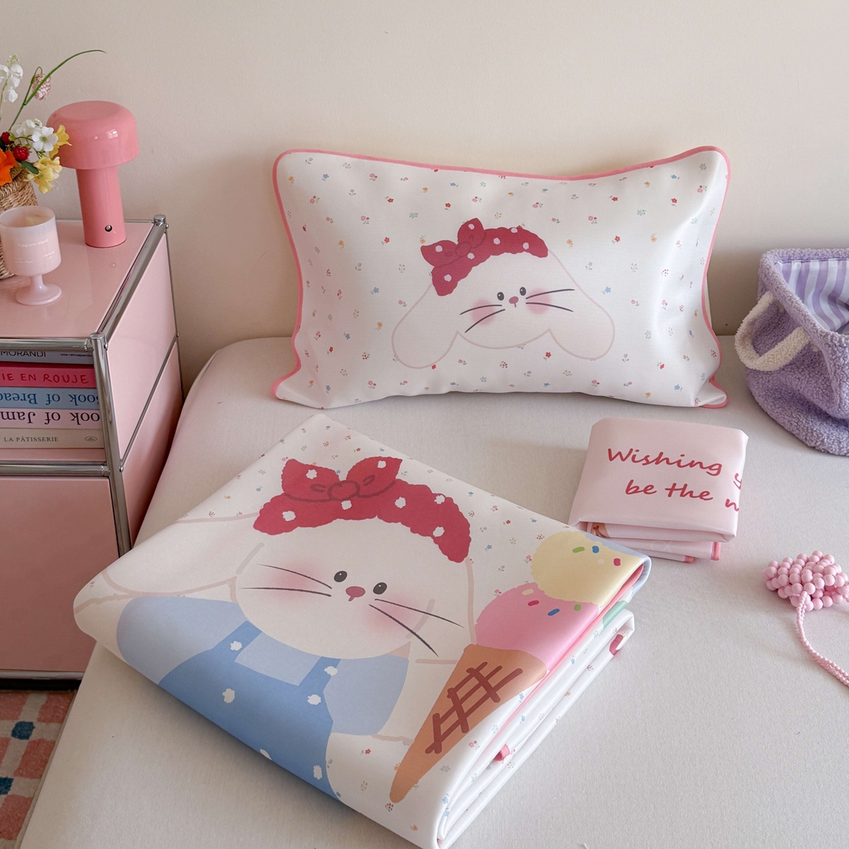 91家纺网 家纺一手货源 找家纺 美乐迪家纺 2026新款大版水光冰丝凉席席子凉席 冰淇淋小兔