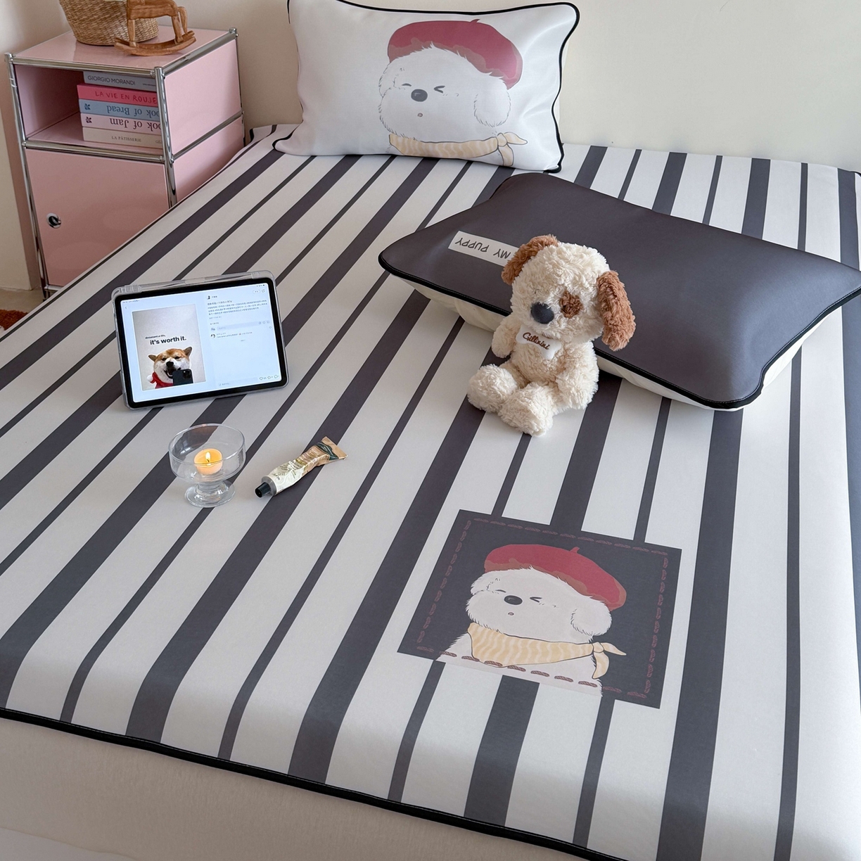 91家纺网 家纺一手货源 找家纺 美乐迪家纺 2026新款大版水光冰丝凉席席子凉席 黑条小狗