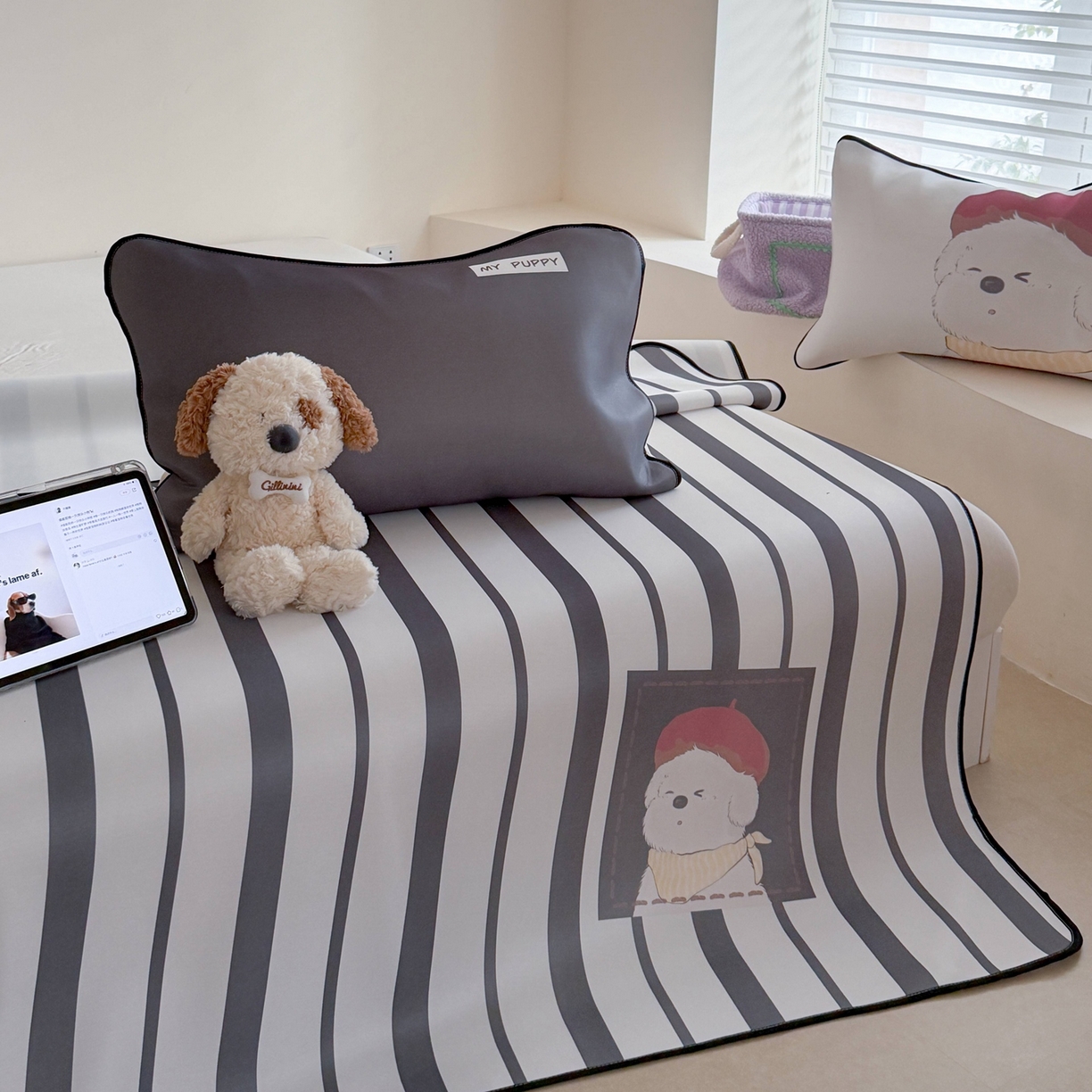 91家纺网 家纺一手货源 找家纺 美乐迪家纺 2026新款大版水光冰丝凉席席子凉席 黑条小狗