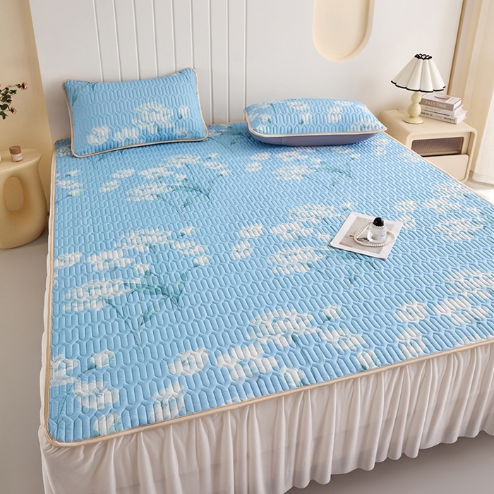 91家纺网 家纺一手货源 找家纺 羽梦家纺 2026新款冰柔丝乳胶床裙款凉席青空花信