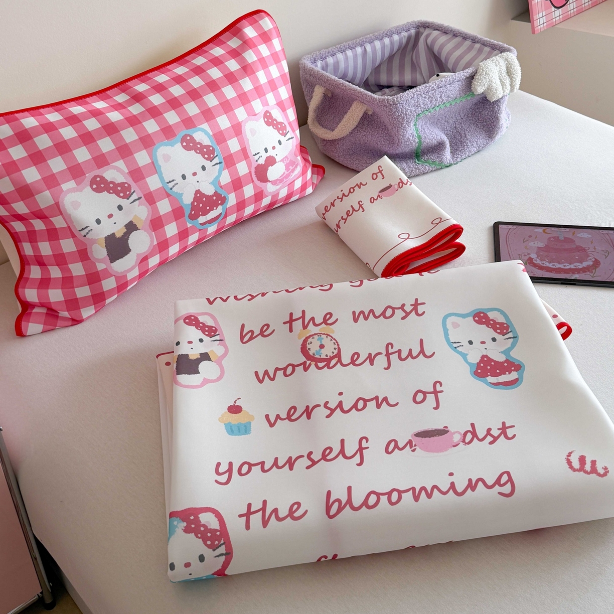 91家纺网 家纺一手货源 找家纺 美乐迪家纺 2026新款大版水光冰丝凉席席子凉席 字母猫咪